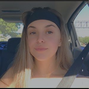 Meet your Posher, Casey